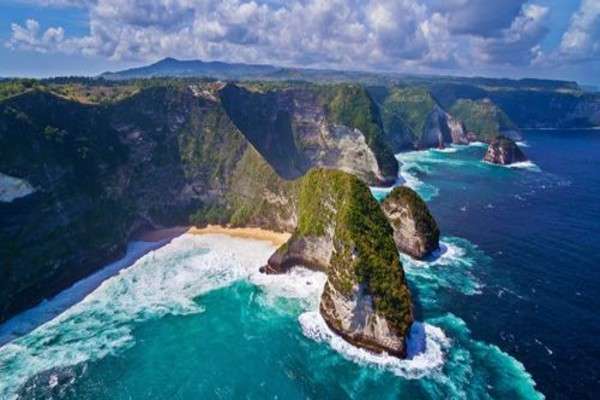 small_kelingking-beach-nusa-penida-bali-shutterstock_1411931918.jpg_dd0cf33f11-1